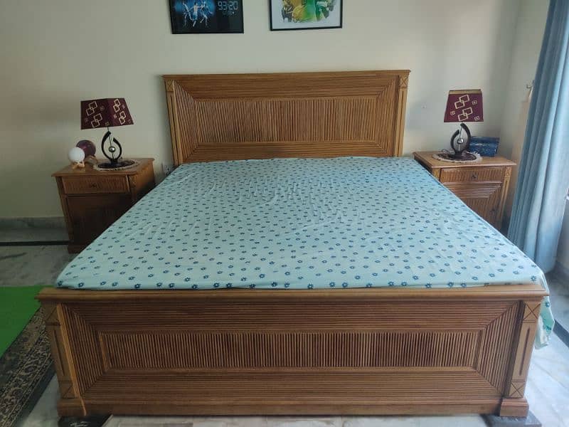 King sized double bed with mattress and 2 side tables 0