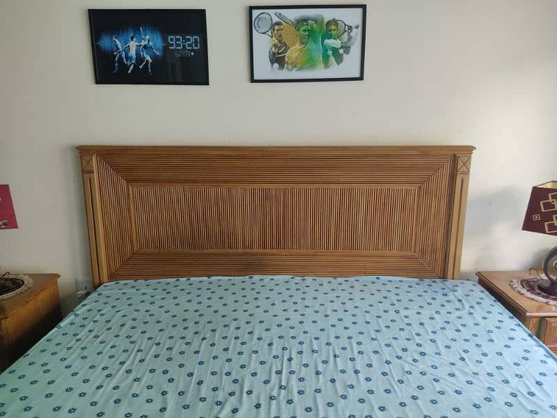 King sized double bed with mattress and 2 side tables 4