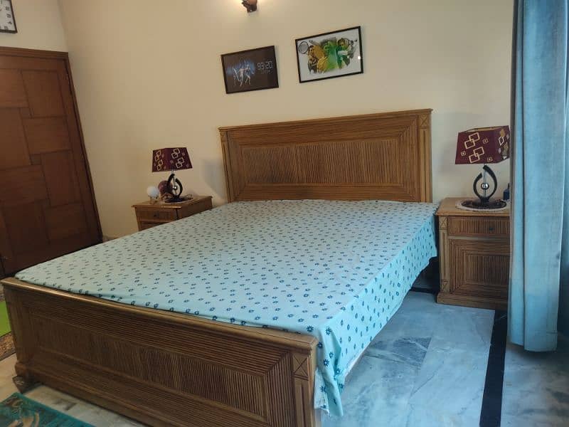 King sized double bed with mattress and 2 side tables 6