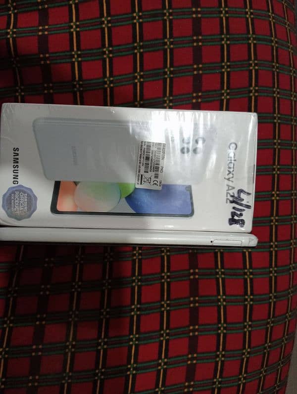 samsung mobile a22 4 gb ram . 128 memory 3