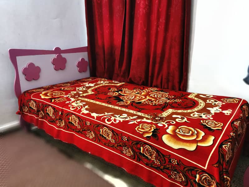 Single Bed with Floral Design Headboard + Mattress 0