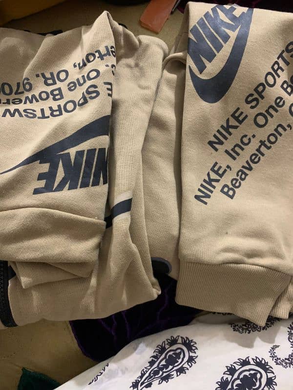 2 piece medium size original Nike export quality track suit 0