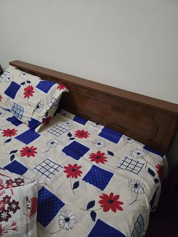 Wooden Queen Size Bed + Mattress 5