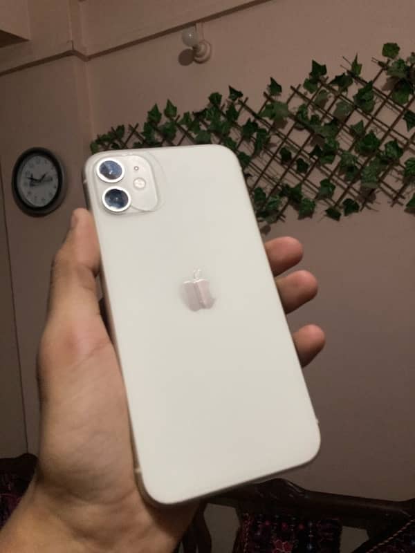 iphone 11  white dual pta 0