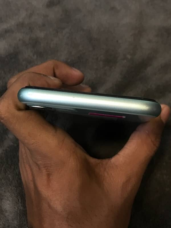 iPhone 11 128GB PTA APPROVED 95% Battery 5