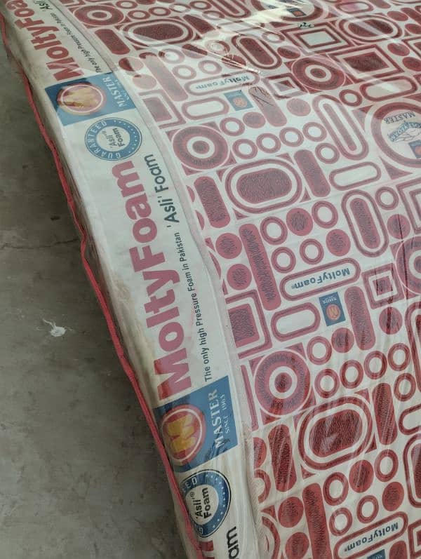 molty foam master mattress king size bed 3