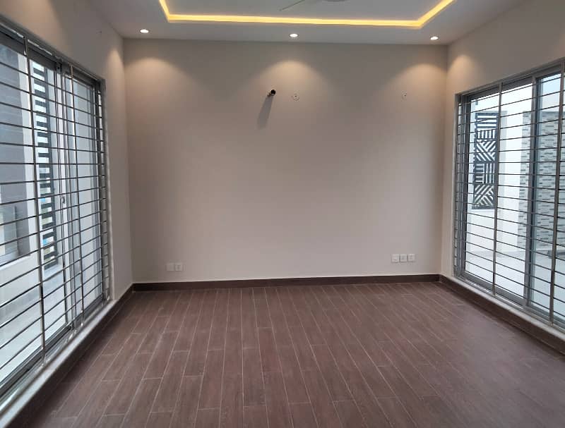 1 Kanal Upper Portion For Rent In DHA Phase 4,Block CC, Lahore. 6