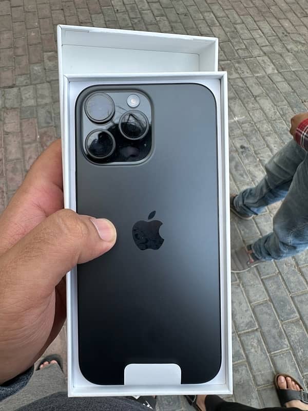 iPhone 16 Pro Max 512GB 1