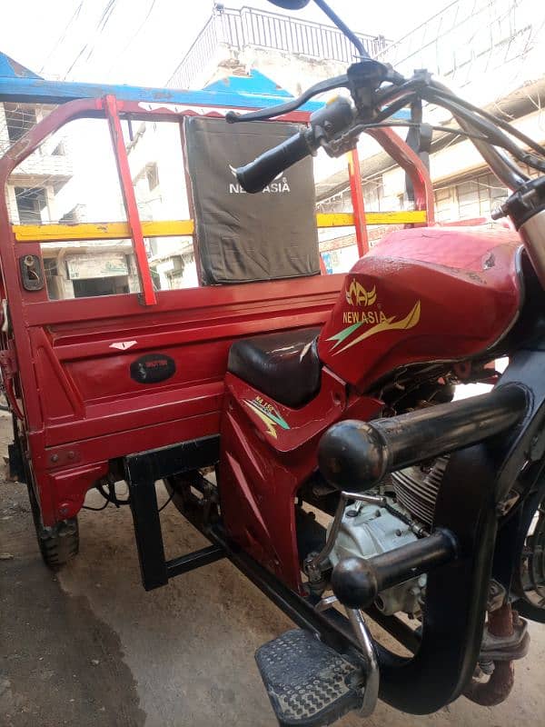 I am selling my new Asia loader rickshaw 150cc 1