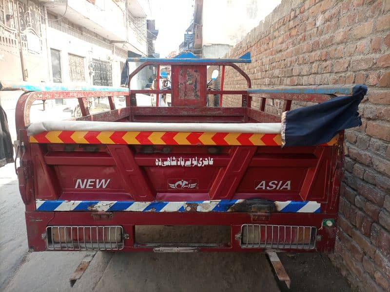 I am selling my new Asia loader rickshaw 150cc 6