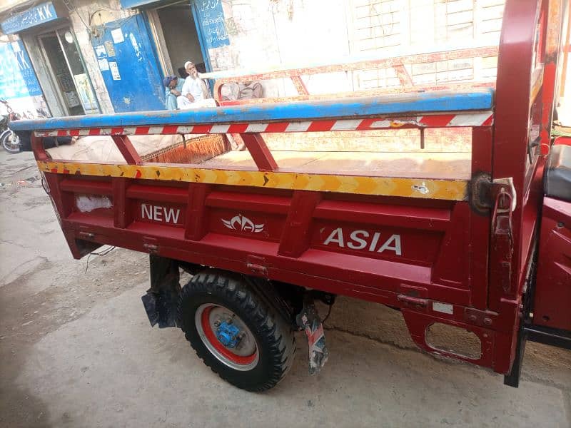 I am selling my new Asia loader rickshaw 150cc 9