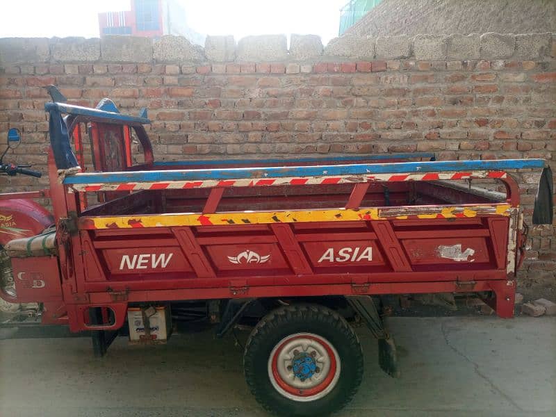 I am selling my new Asia loader rickshaw 150cc 12