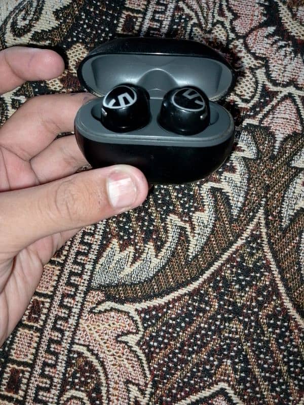 Wireless Earbuds 1