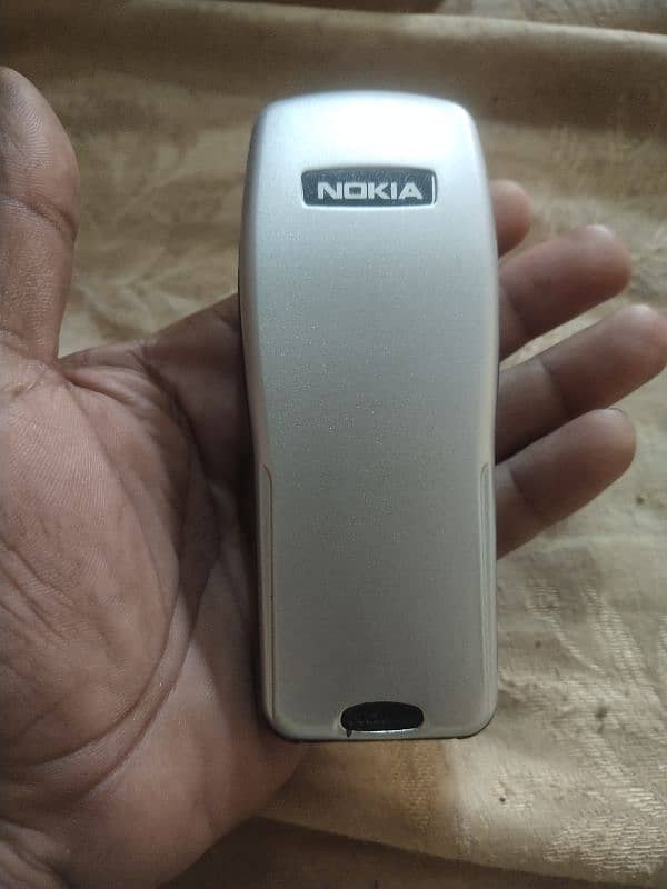 Nokia 3210 1