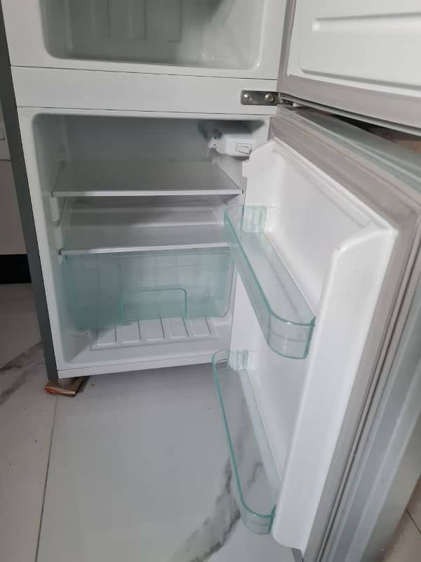 Two door mini fridge 3