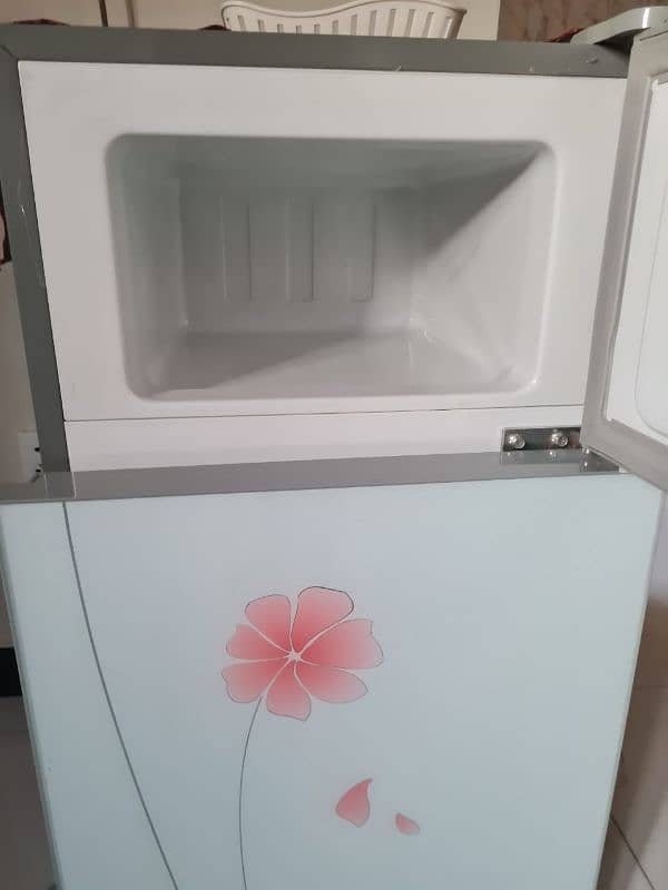 Two door mini fridge 4