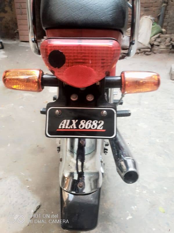 Honda CD70 in new condition 7