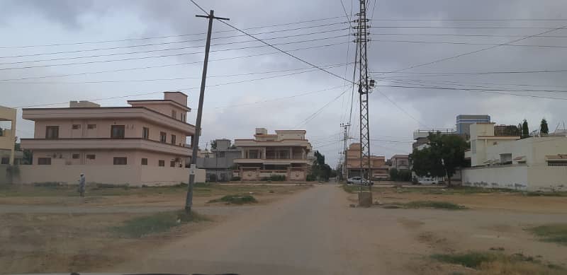 240 Yards Good Location Near Main Road Plot Sell In Saadi Town (Contact Tariq) 2