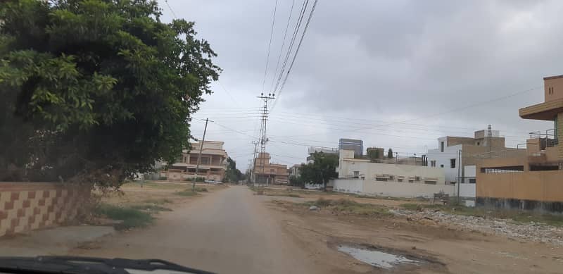 240 Yards Good Location Near Main Road Plot Sell In Saadi Town (Contact Tariq) 3