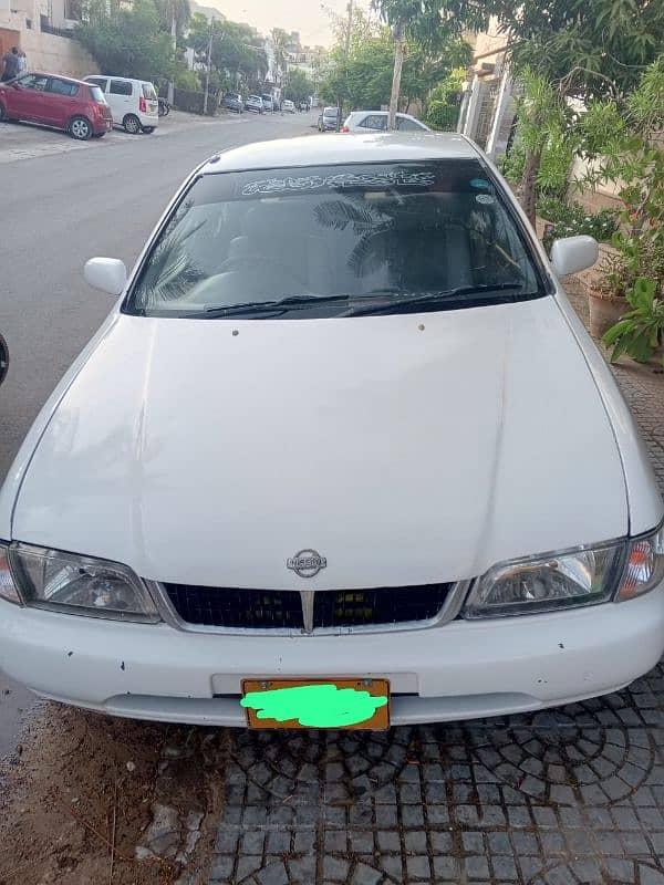 Nissan Sunny 2000 10