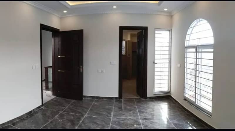 10 Marla House For Sale In Paragon City Lahore 22