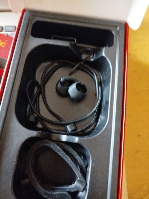 Audionic Airbuds 5 Max (only 3 months used) 4