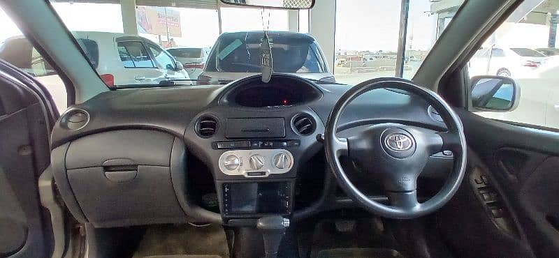 Toyota Vitz 2003 7