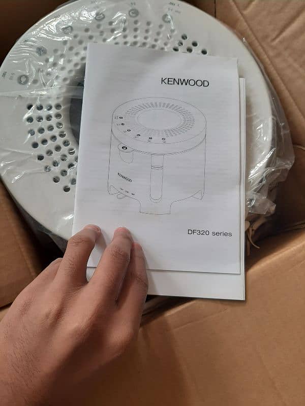 Kenwood Deep Fryer DF320 5