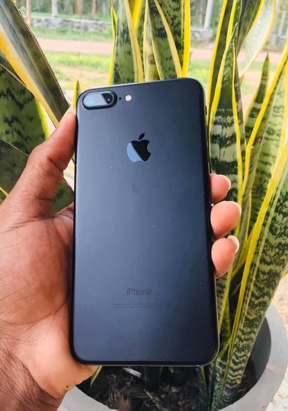 iphone 7 plus 128 gb ( jv )black colour 0