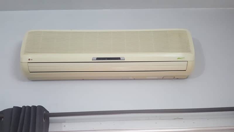 LG AC 1