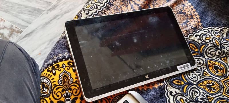 Laptop+tablet 0