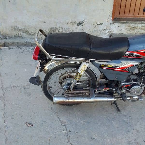 Hero motorcycle 70 cc 3