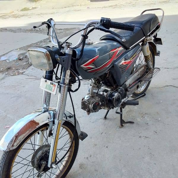 Hero motorcycle 70 cc 4