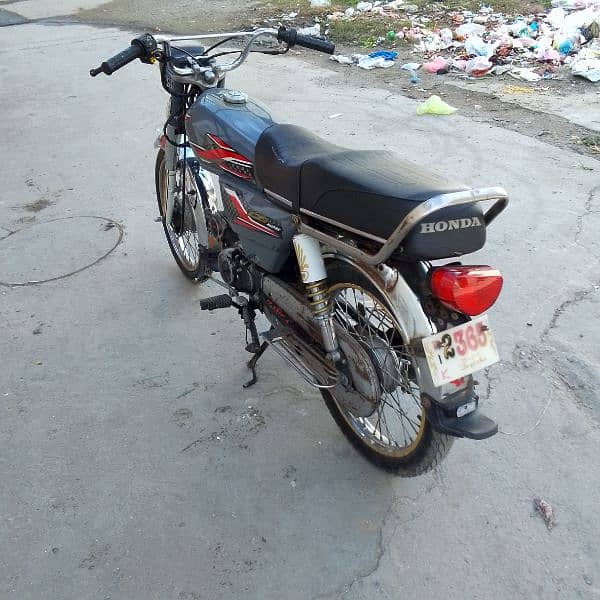 Hero motorcycle 70 cc 5