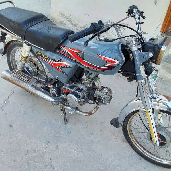 Hero motorcycle 70 cc 9