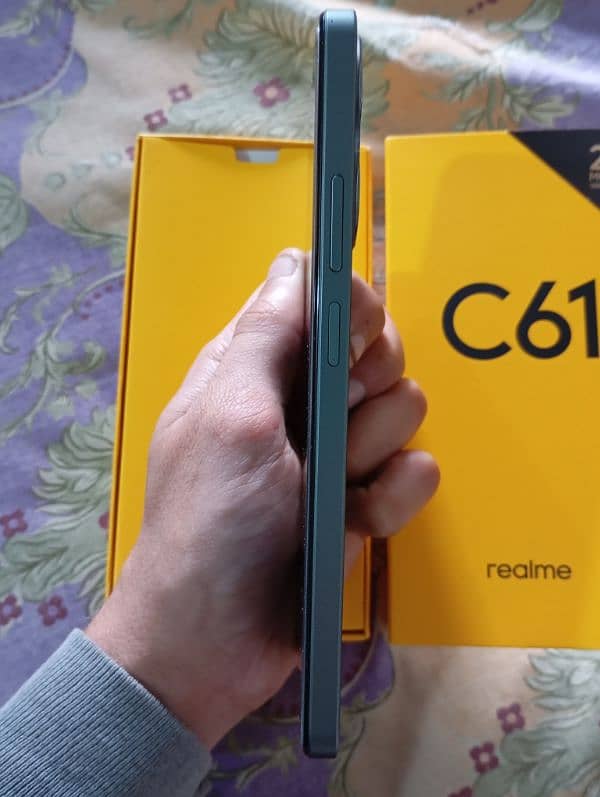 Realme C61 7 days used only 6/128 gn 4