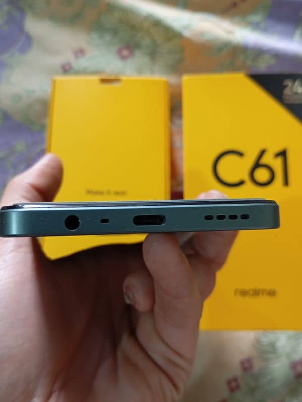 Realme C61 7 days used only 6/128 gn 6