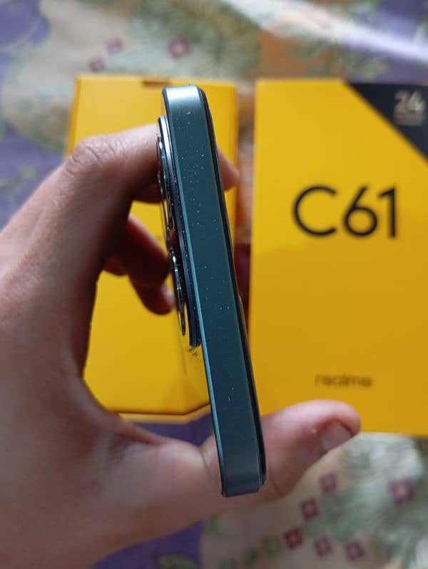 Realme C61 7 days used only 6/128 gn 7