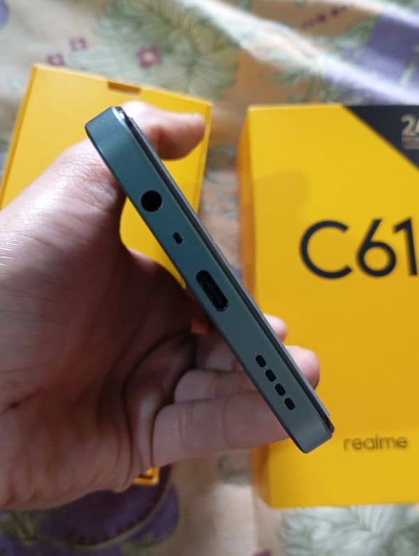 Realme C61 7 days used only 6/128 gn 8