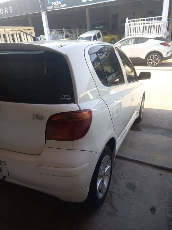 Toyota Vitz 2004 3