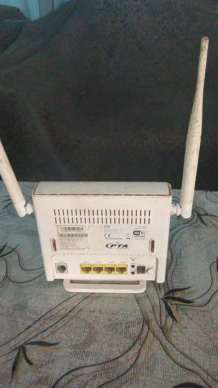 ptcl router with adoptor and connectors 1