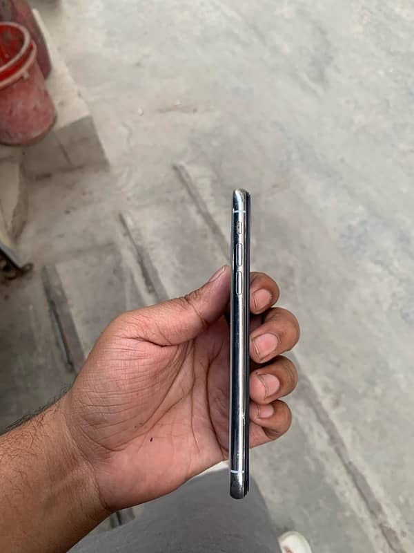 Iphone Xs 64 gb non pta Telenor ki sim b chl jai gi 1