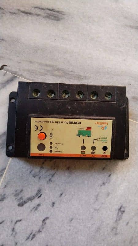 P W M Solar Charge Controller Voltage-12/24-V Current :20A 1