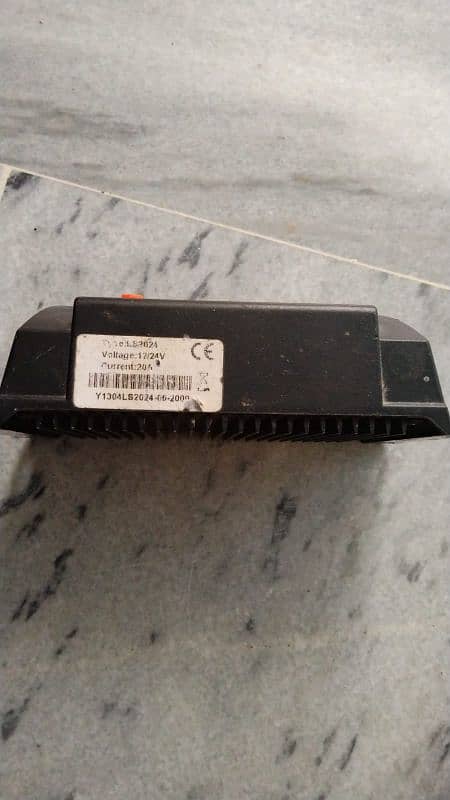 P W M Solar Charge Controller Voltage-12/24-V Current :20A 2