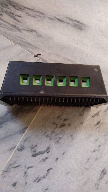 P W M Solar Charge Controller Voltage-12/24-V Current :20A 3