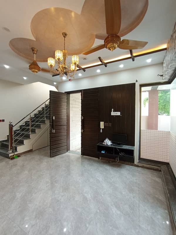 Ideally Located 5 Marla Designer House Available For Rent In DHA Lahore 43