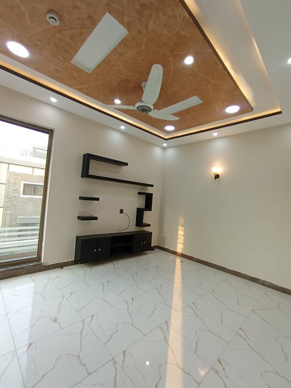 Ideally Located 5 Marla Designer House Available For Rent In DHA Lahore 45