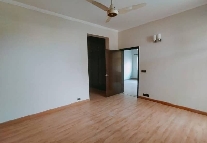 6 Marla Corner Full House For Rent In DHA Phase 3,Block XX, Lahore. 8