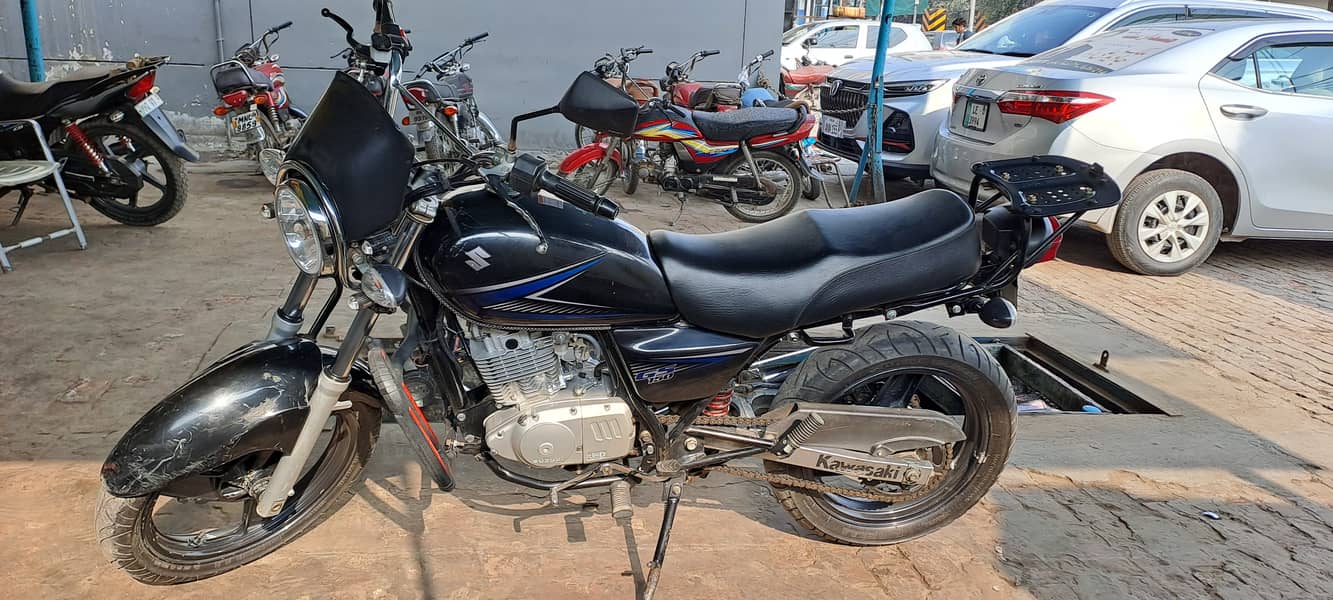 Suzuki GS 150 2023 3