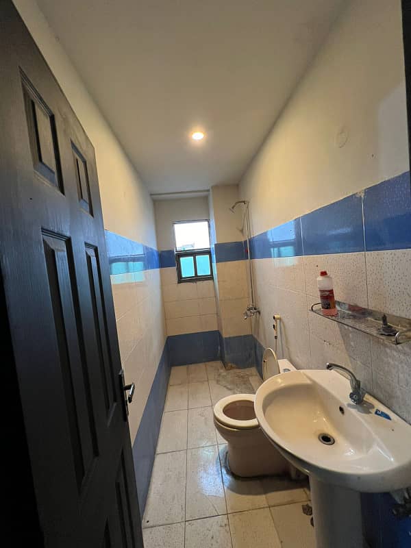 1 BED SEMI FURNISHED APARTMENT IS AVAILABLE FOR SALE IN SECTOR C BAHRIA TOWN LAHORE 6